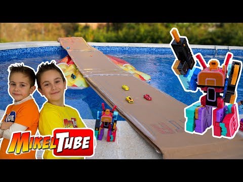 Mikel y Leo descubren la tecnologรญa Tornado y LetraBots