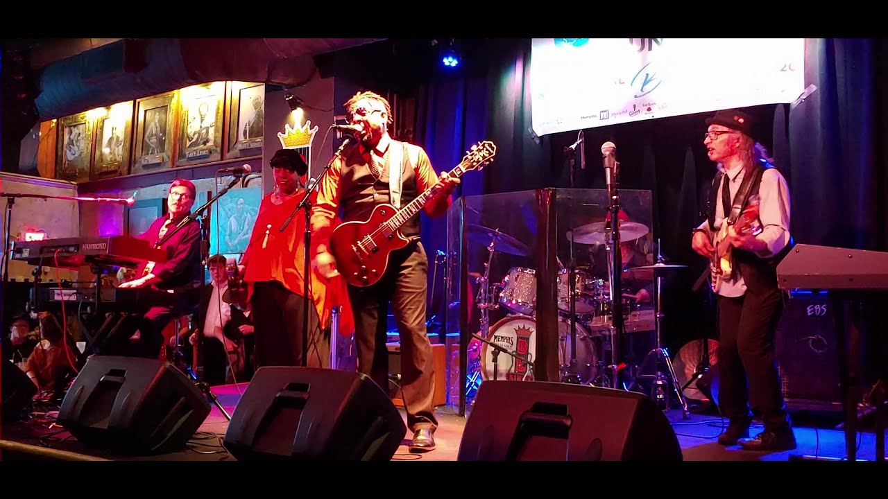 Chris Canas Band: "LIVE"