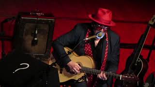 Watch Elvis Costello Everybodys Crying Mercy video