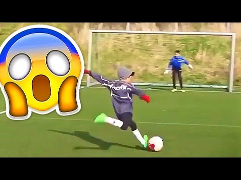 BEST SOCCER FOOTBALL VINES - GOALS, SKILLS, FAILS #14
