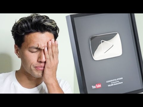 I'M NOT GETTING MY PLAY BUTTON...