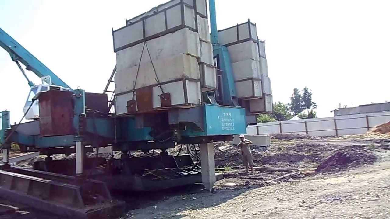 Сваевдавливающая машина. . Вдавливание свай. . - YouTube