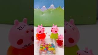 Peppa Pig Eating Magical Candies