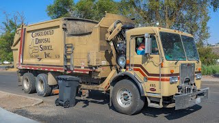 Peterbilt 320 - Heil Durapack 7000 Garbage Truck
