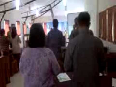 Agama Hindu melaksanakan TRI SANDHYA ke 2