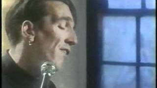 Watch Stephen Fearing Turn Out The Lights video