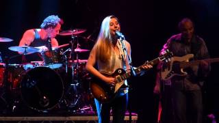 Watch Joanne Shaw Taylor The World And Its Way video