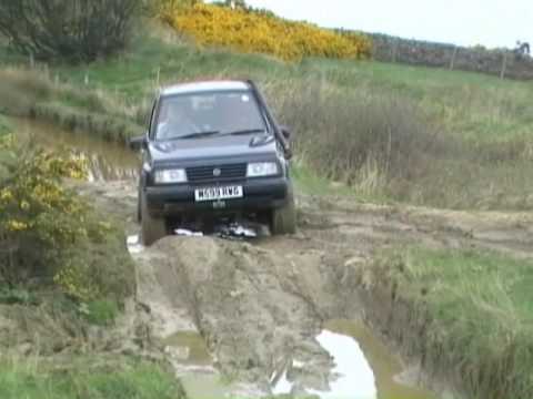 4x4 Suzuki vitara Off Road Robin Hoods Bay