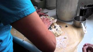 How to Make the Best Blueberry Scones with Lemon Glaze How to Make the Best Blueberry Scones with Lemon Glaze