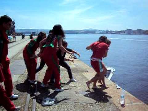 Icia y antia al agua =), campeonato de españa de bateles 2010.Ferrol.