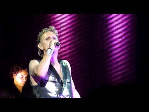 DRESSED IN BLACK 2010-01-20 Depeche Mode live in Paris