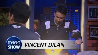 Lagi Asyik Jajuli, Vincent Bertingkah Bak Dilan Lagi Asyik Jajuli, Vincent Bertingkah Bak Dilan