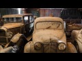 Abandoned rusty cars in America. Abandoned Cars in Barns US 2017. Old Vintage Cars