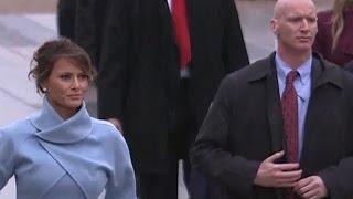 Did This Secret Service Agent Wear Fake Hand During Trump's Inauguration Parade?