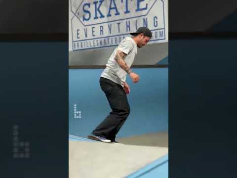 Is this the perfect kickflip?!?@ZachDoelling  #skateboarding #shorts