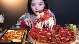 ENG SUB)Pepperoni pizza with cheese bomb and spicy tteokbokki mukbang ASMR Korea