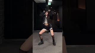 안유진 173Cm 기럭지에서 나오는 춤선 아이브 - Baddie