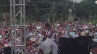Watch Natalie Cole Somewhere Along The Way video