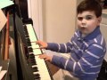 Conozca a Ethan Walmark, el prodigio autista del piano