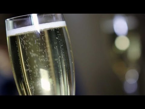 Celebrity Chef Secrets for Oscar Night's Food Frenzy