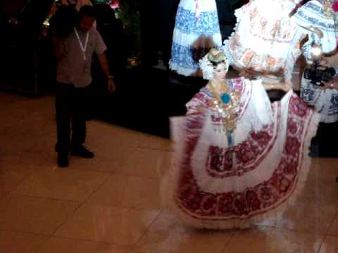 50 Coronas con Tradicion y Folcklore - S.R.M. Diana Patricia Broce