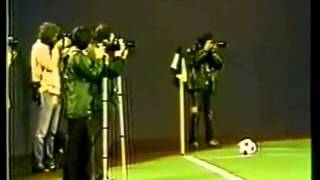 F1q1_aAY_b4 Video Image