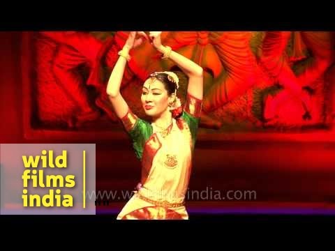 Bharatnatyam dance at the 4th Indo-European Dance Festival (...