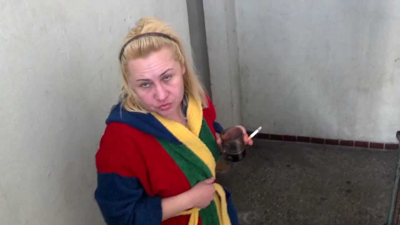 Дал Алкашке Отсосать Хуй На Лестничной Площадке