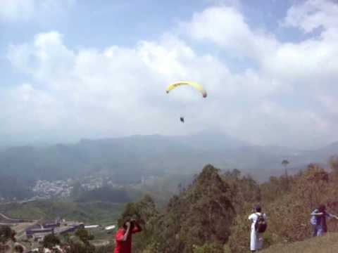 Paragliding In Himachal. Paragliding in Munnar, Kerala,
