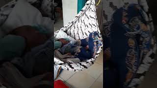 Sultan Gangguin Adik Lagi Tidur