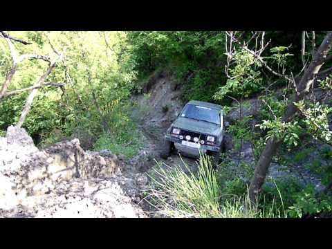 Vitara & Feroza climb on landslide