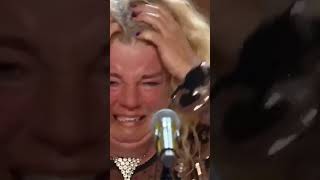 Sensational Singer Wins Den Buzzer