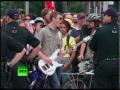 Video Hundreds arrested: Video of cops battling G20 protesters in Toronto