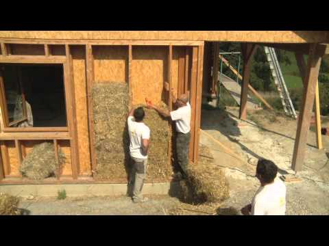 La construction en paille par des professionnels de la