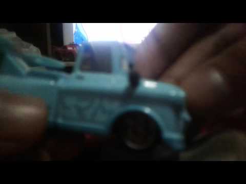 tomica c-28 tokyo mater 2011年6月18日発売。カーズ２公式トミカです。リアウイングが大きくなっています。