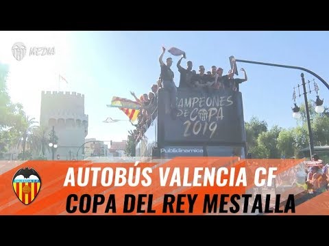 ASÃ HA LLEGADO EL VALENCIA CF AL ESTADIO DE MESTALLA PARA CELEBRAR LA COPA DEL REY