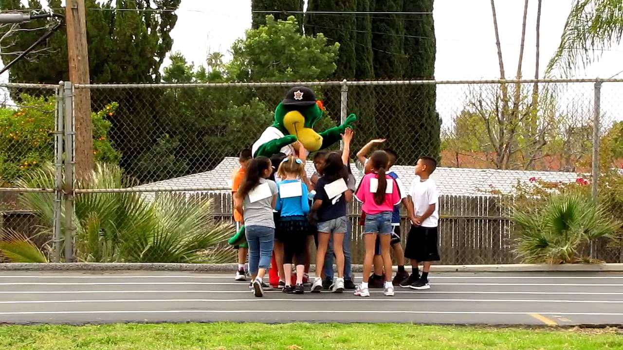 Harding Elementary Bakersfield, Ca. Jogathon 2012 YouTube