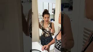 Mãe Mostra Pra Filha O Valor De 100 Reais