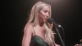 Ashley Monroe - She Wakes Me Up