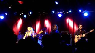 Watch Tom Tom Club The Man With The 4 Way Hips video
