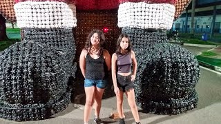 Emilly E Melyssa Visitam A Casa De Papai Noel