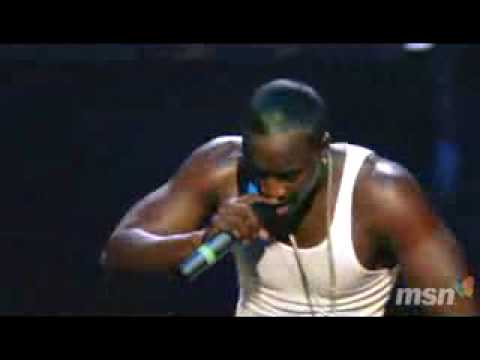 Akon - I Wanna Love You Live In Montréal 24 09 07.flv