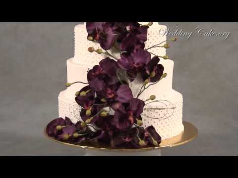  Purple wedding cake Watch this HighDef wedding cake rotating 360 