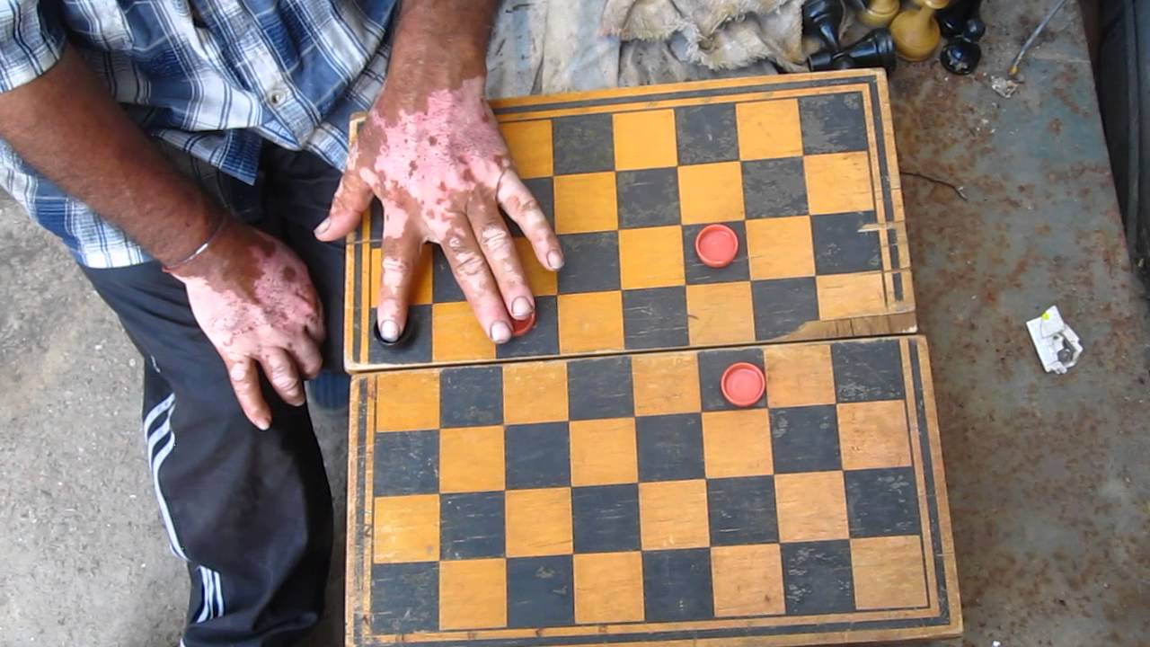 С чего правильно ходить в шашках С чего правильно ходить в шашках
