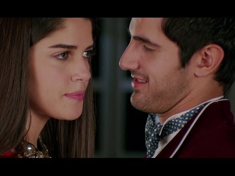 Aditya Seal forcefully tries to kiss Izabelle Leite - Purani...