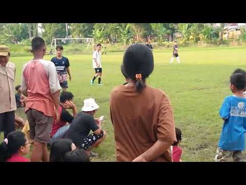hiburan sore hari !! lihat pertandingan sepak bola,antar rw..dukuh salam..slawi