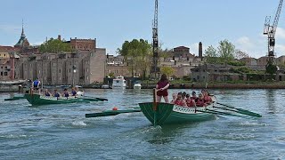 Donne in galeone a Venezia: in Laguna l'International Women Rowing Palio