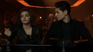 Bruce Wayne & Selina At The Bar - Heart To Heart (Gotham TV Series)