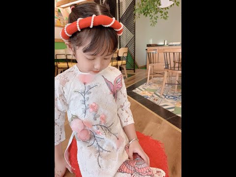Áo dài cách tân ren màu trắng SMARTKIDS VIỆT NAM