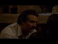 Quand escobar réchauffe sa fille avec des liasses de billets Narcos